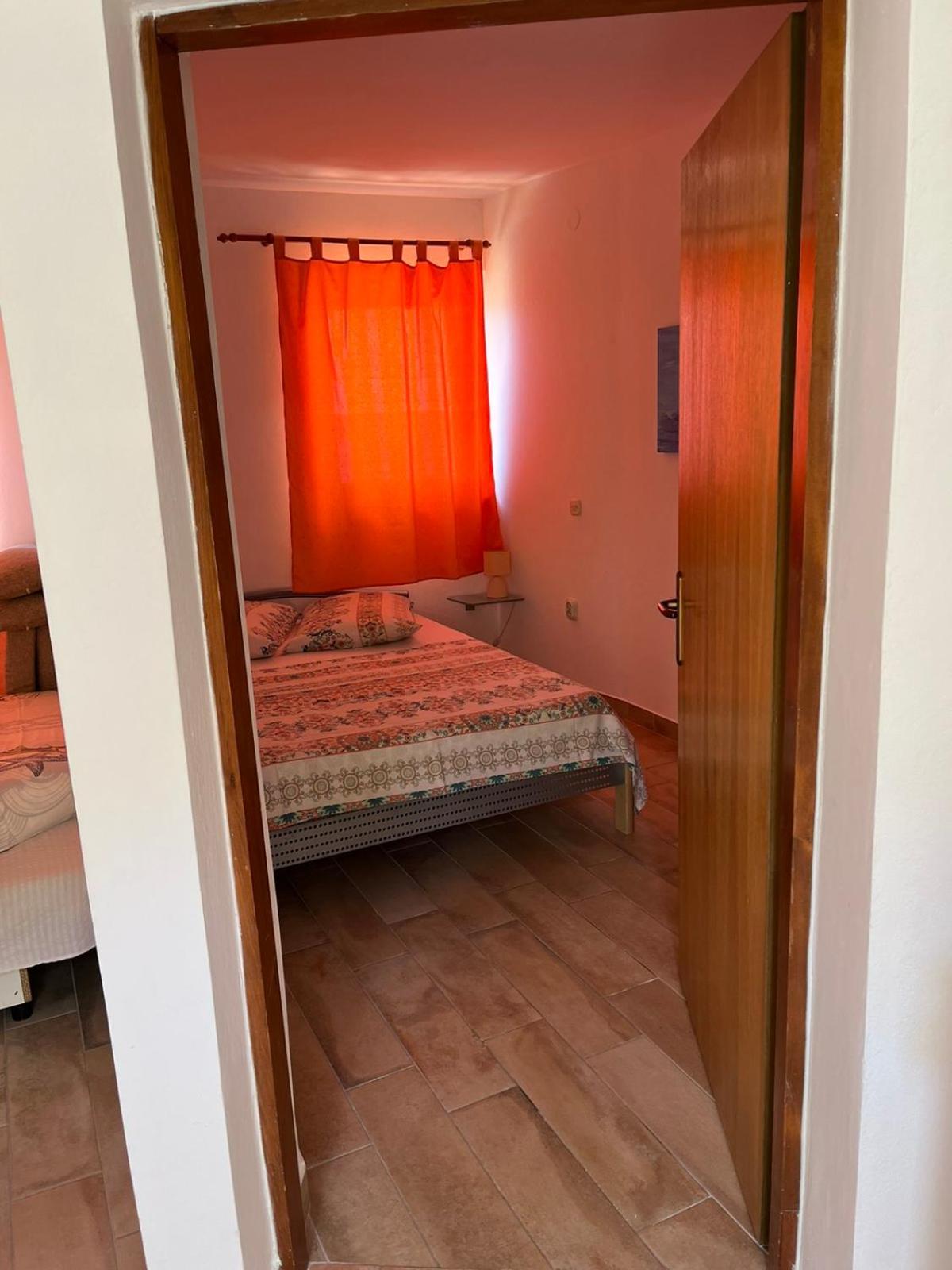 Apartment Jelena Раб Екстериор снимка