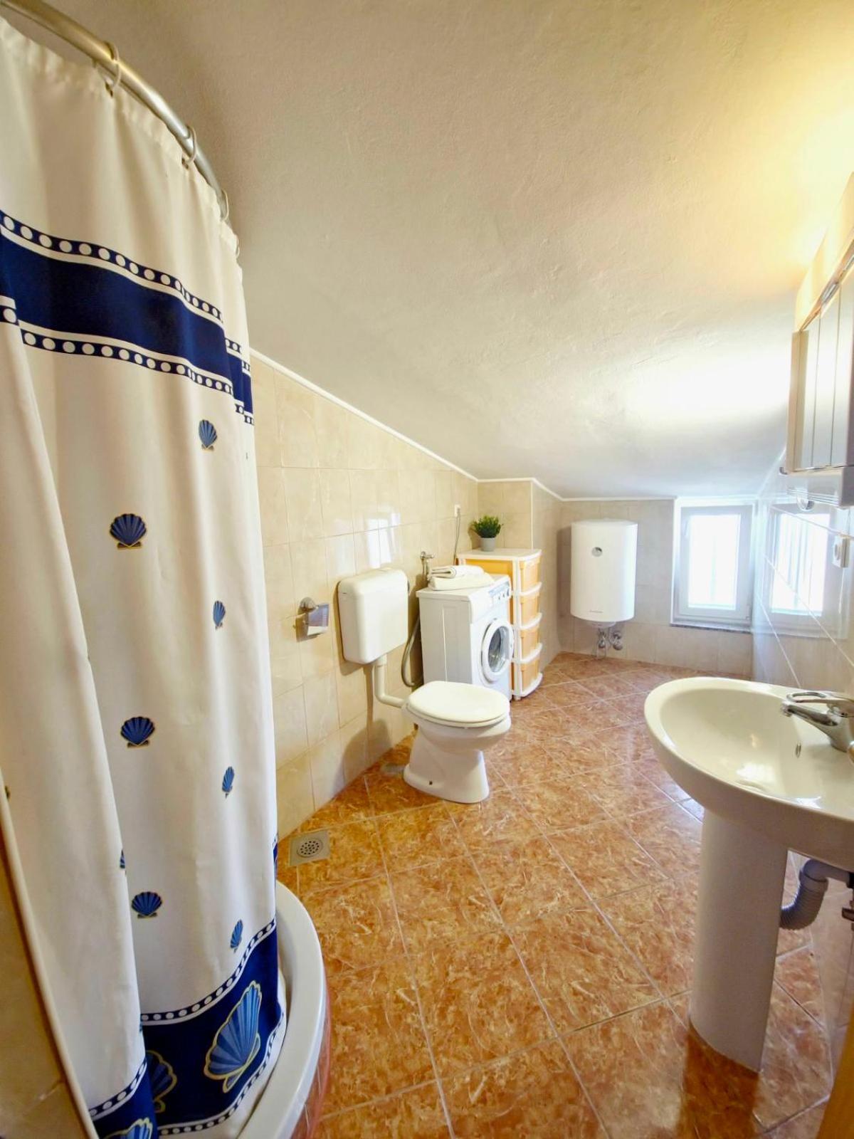 Apartment Jelena Раб Екстериор снимка