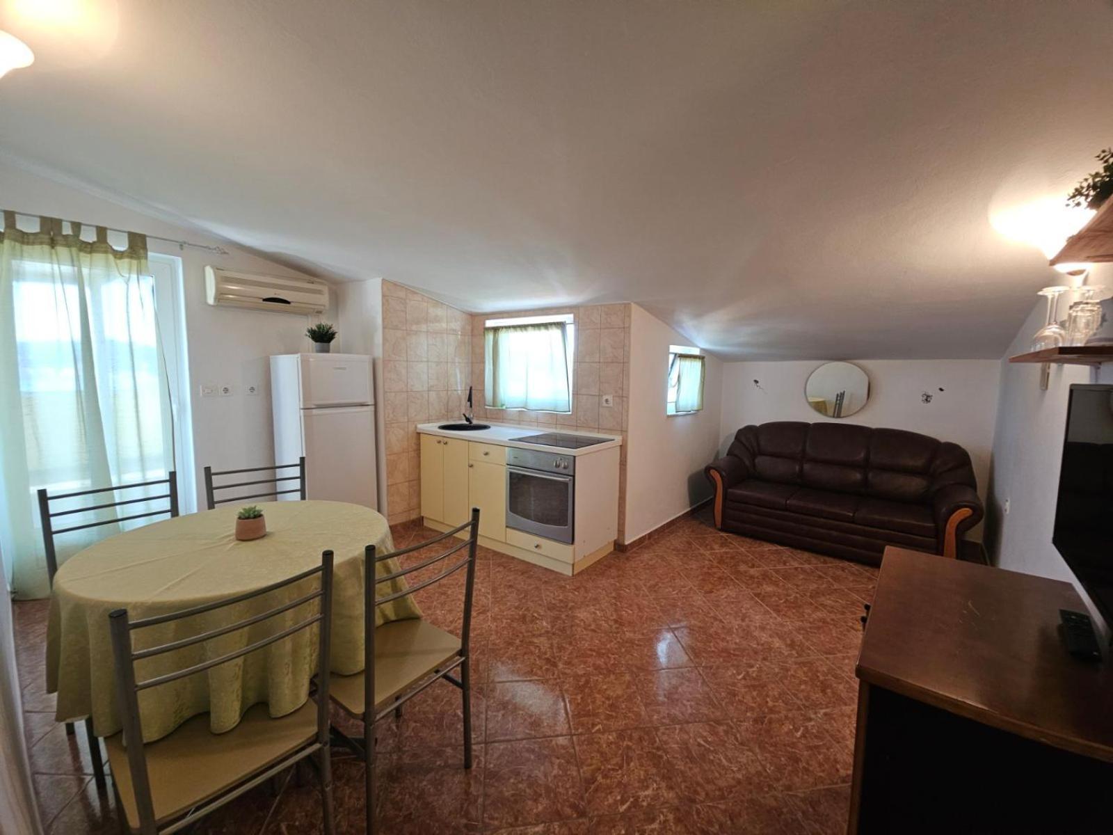 Apartment Jelena Раб Екстериор снимка