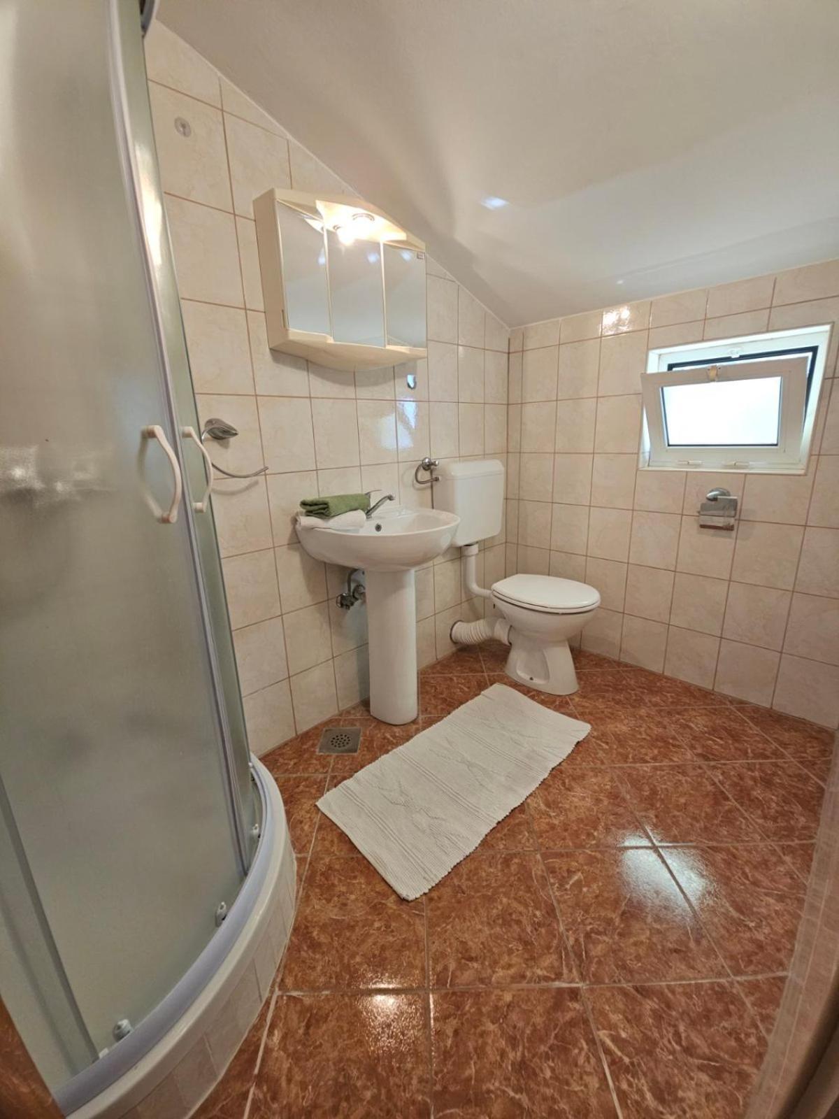 Apartment Jelena Раб Екстериор снимка
