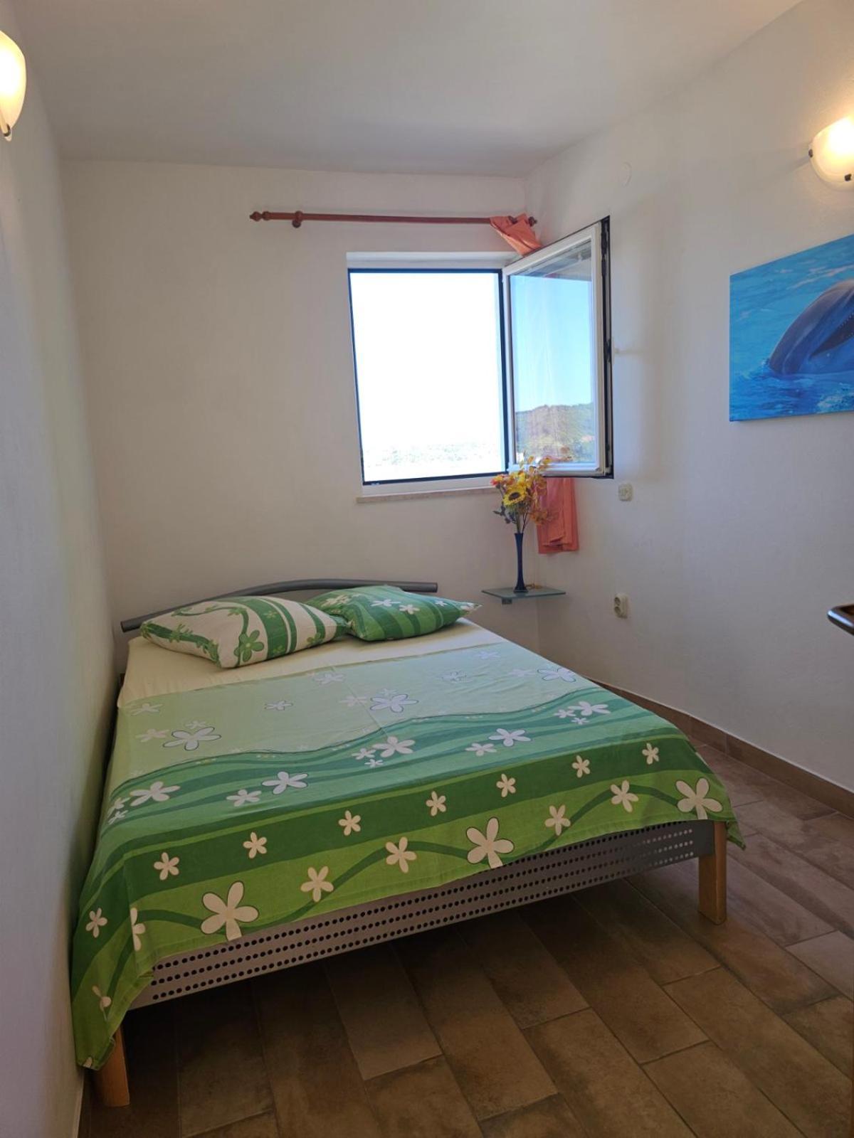 Apartment Jelena Раб Екстериор снимка
