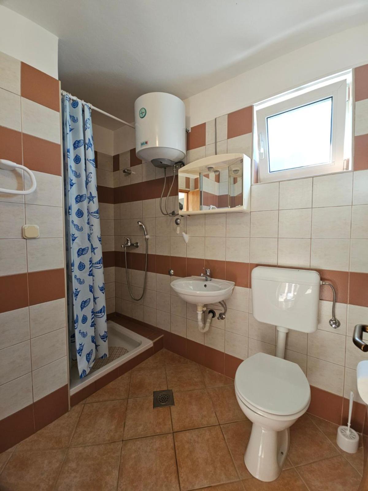 Apartment Jelena Раб Екстериор снимка
