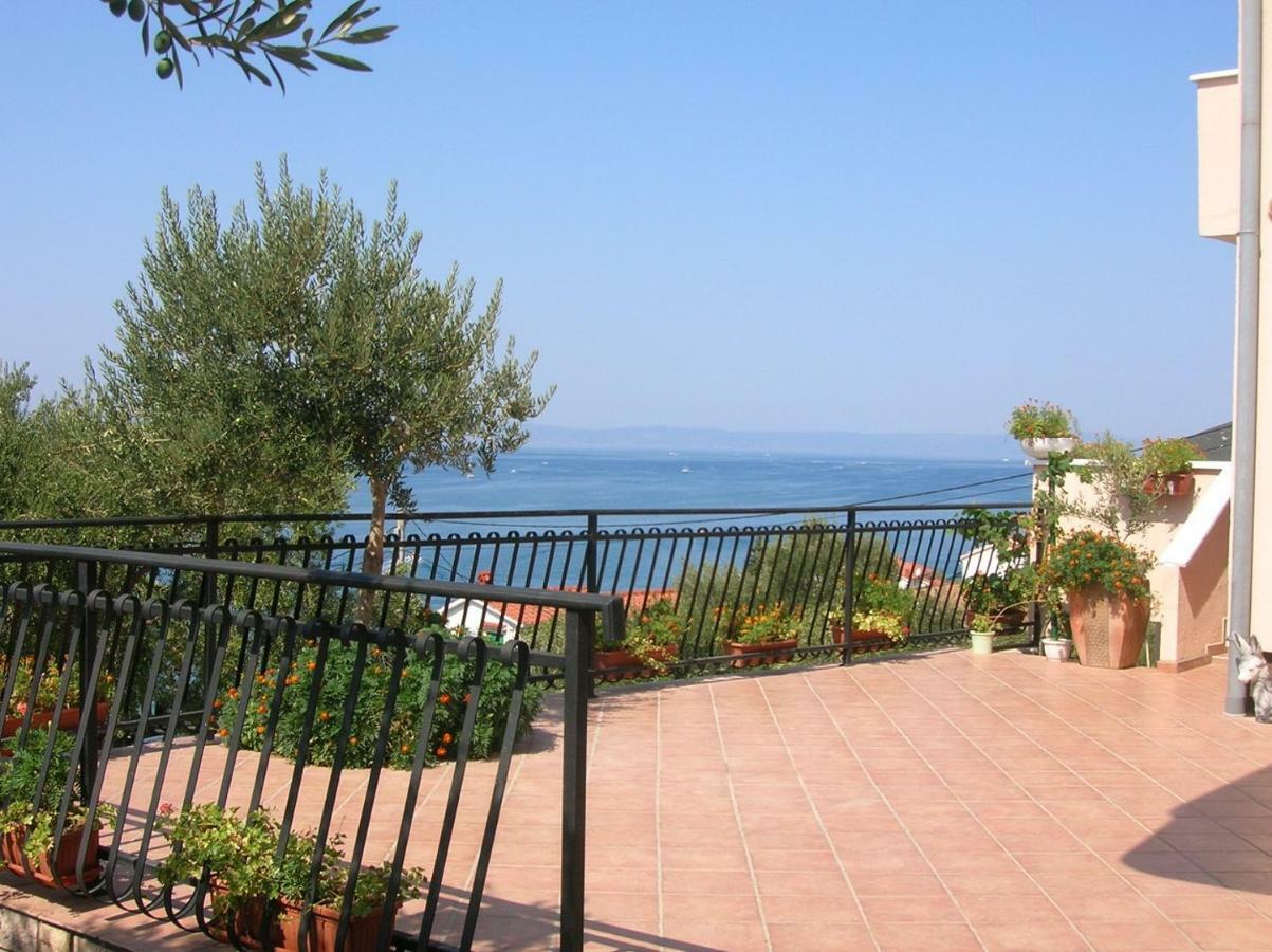 Apartment Jelena Раб Екстериор снимка